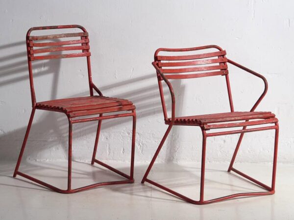 Sillas rojas antiguas para jardín (c.1920). Conjunto de 4 piezas #37