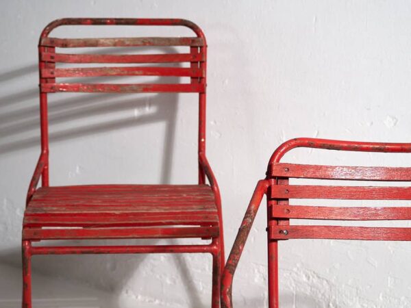 Sillas rojas antiguas para jardín (c.1920). Conjunto de 4 piezas #37