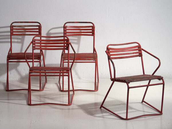Sillas rojas antiguas para jardín (c.1920). Conjunto de 4 piezas #37