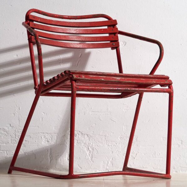 Sillas rojas antiguas para jardín (c.1920). Conjunto de 4 piezas #37