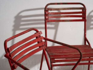 Sillas rojas antiguas para jardín (c.1920). Conjunto de 4 piezas #37