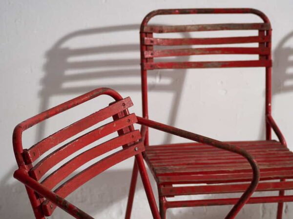 Sillas rojas antiguas para jardín (c.1920). Conjunto de 4 piezas #37