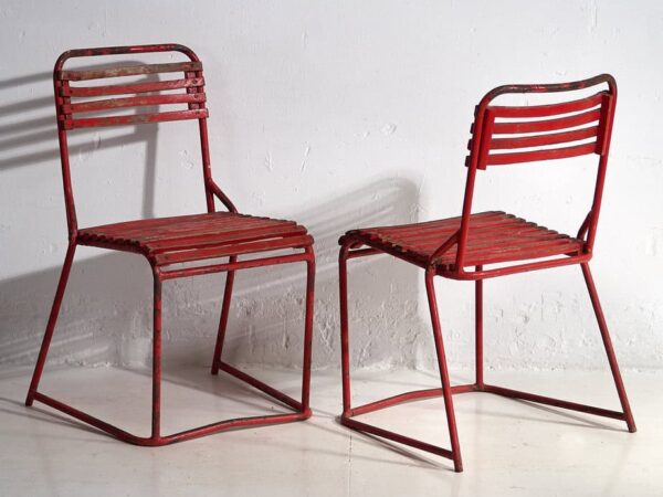 Sillas rojas antiguas para jardín (c.1920). Conjunto de 4 piezas #37