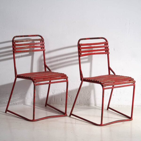 Sillas rojas antiguas para jardín (c.1920). Conjunto de 4 piezas #37