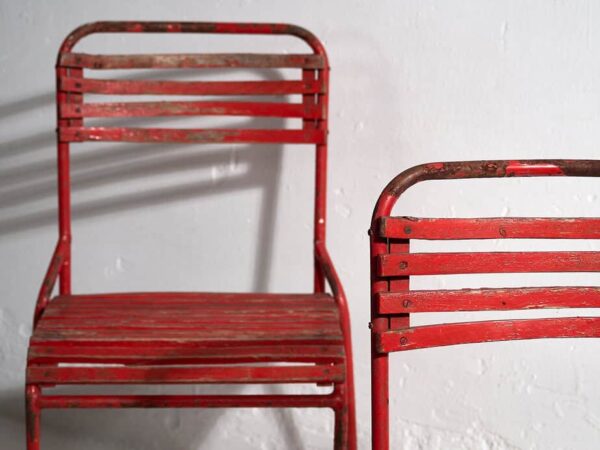 Sillas rojas antiguas para jardín (c.1920). Conjunto de 4 piezas #37
