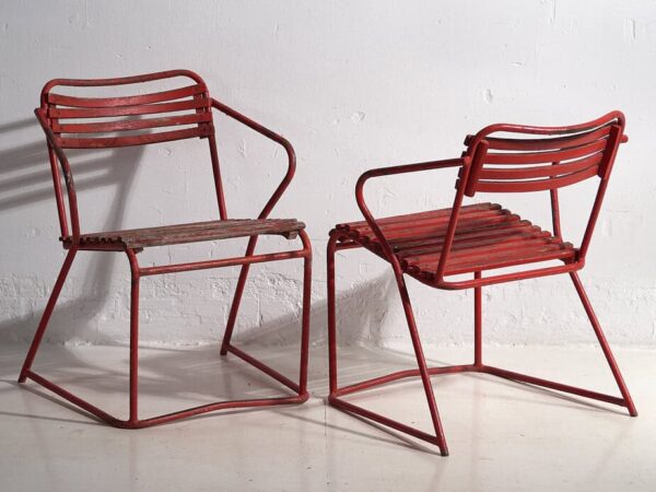 Sillas rojas antiguas para jardín (c.1920). Conjunto de 4 piezas #37