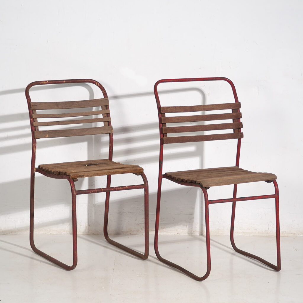 Sillas rojas de jardín antiguas (c.1920). Conjunto de 2 piezas #16