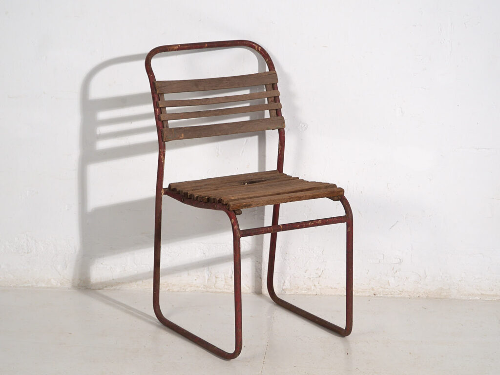 Sillas rojas de jardín antiguas (c.1920). Conjunto de 2 piezas #16