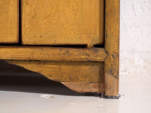 Mueble bajo antiguo de color amarillo (c.1900) #19