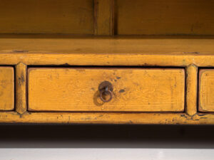 Mueble bajo antiguo de color amarillo (c.1900) #19