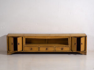 Mueble bajo antiguo de color amarillo (c.1900) #19