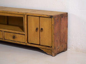 Mueble bajo antiguo de color amarillo (c.1900) #19