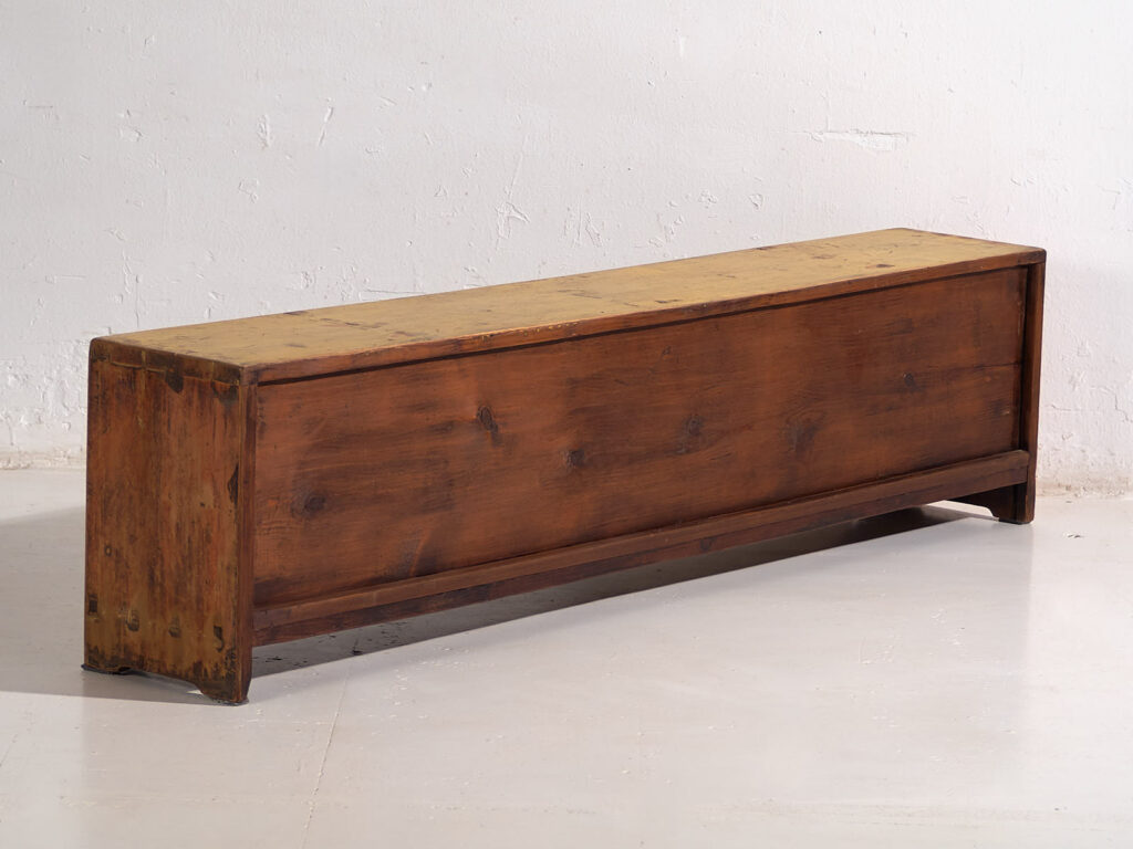 Mueble bajo antiguo de color amarillo (c.1900) #19