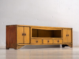 Mueble bajo antiguo de color amarillo (c.1900) #19