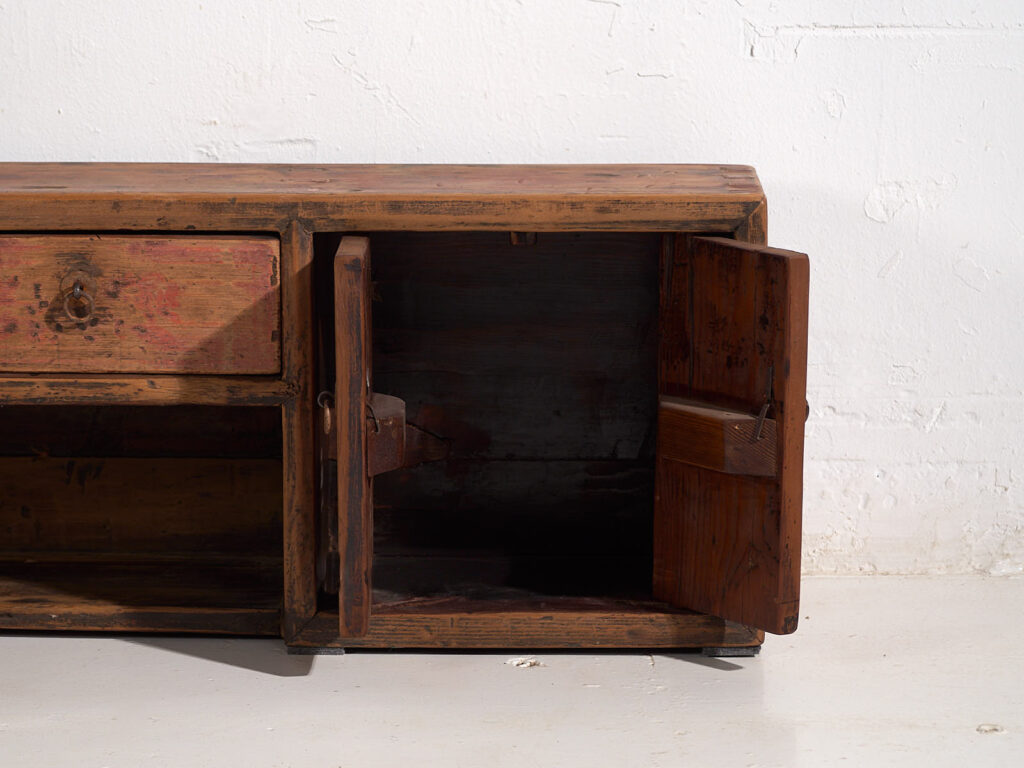 Mueble bajo antiguo con pátina de color rojo (c.1900) #29