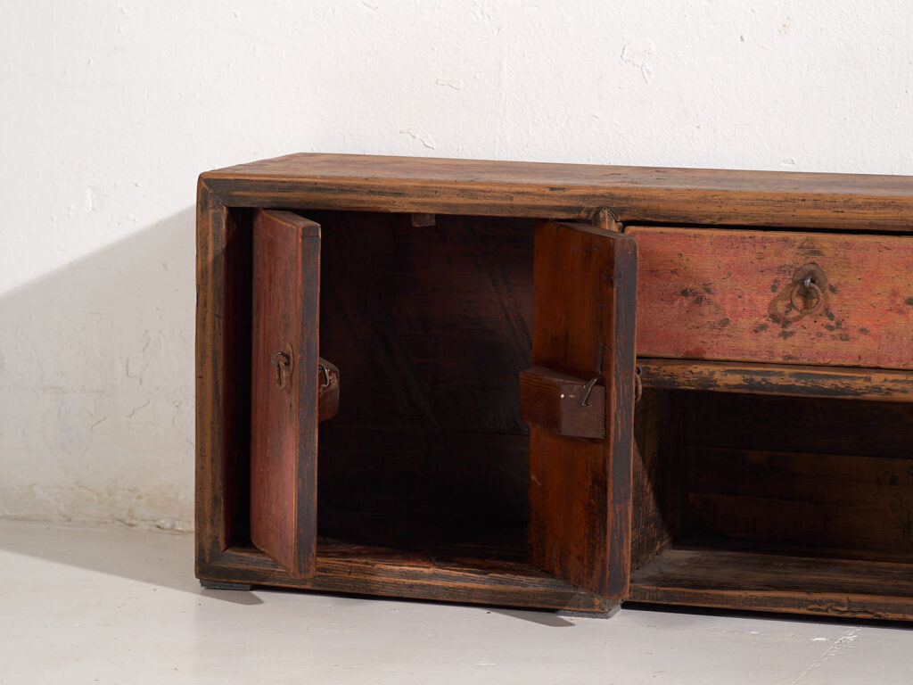 Mueble bajo antiguo con pátina de color rojo (c.1900) #29