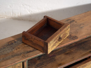 Antiguo mueble bajo de estilo wabi sabi (c.1900) #35