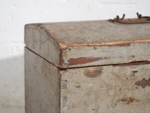 Pequeño cofre gris antiguo (c.1900) #69