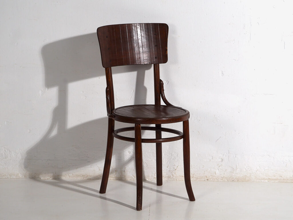 Antiguas sillas de comedor de madera curvada (c.1920). Conjunto de 4 piezas #6