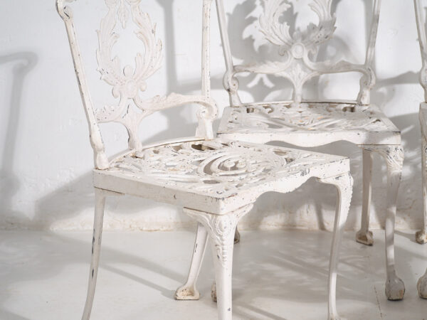 Mesa y sillas de jardín vintage de color blanco (c.1950). Conjunto de 5 piezas