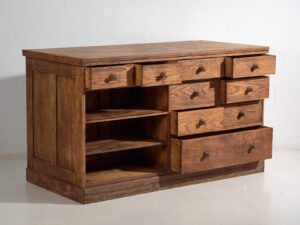 Mostrador de tienda antiguo con puertas de vidrio y cajonera trasera (c.1920) #14