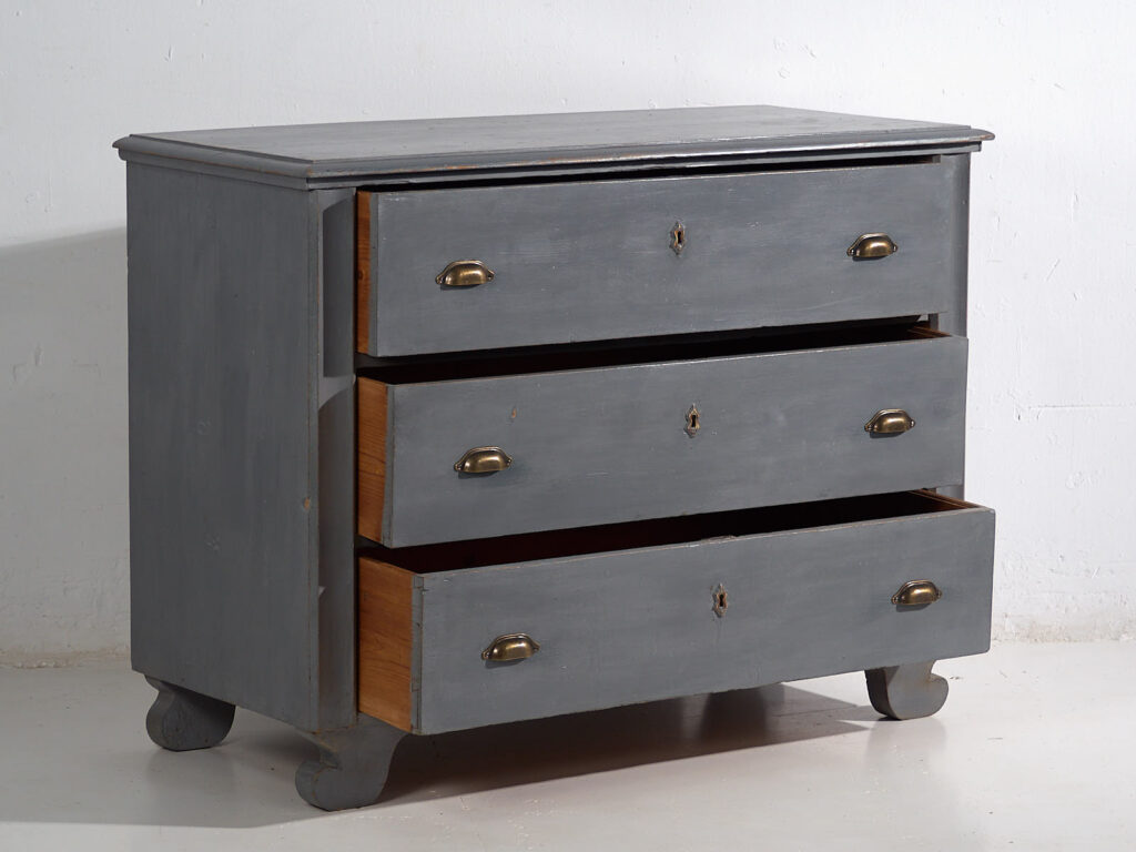 Antique gray chest of drawers (c.1920) #2