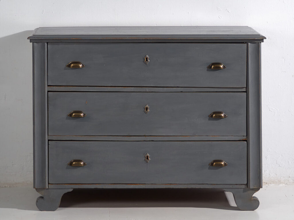 Antique gray chest of drawers (c.1920) #2