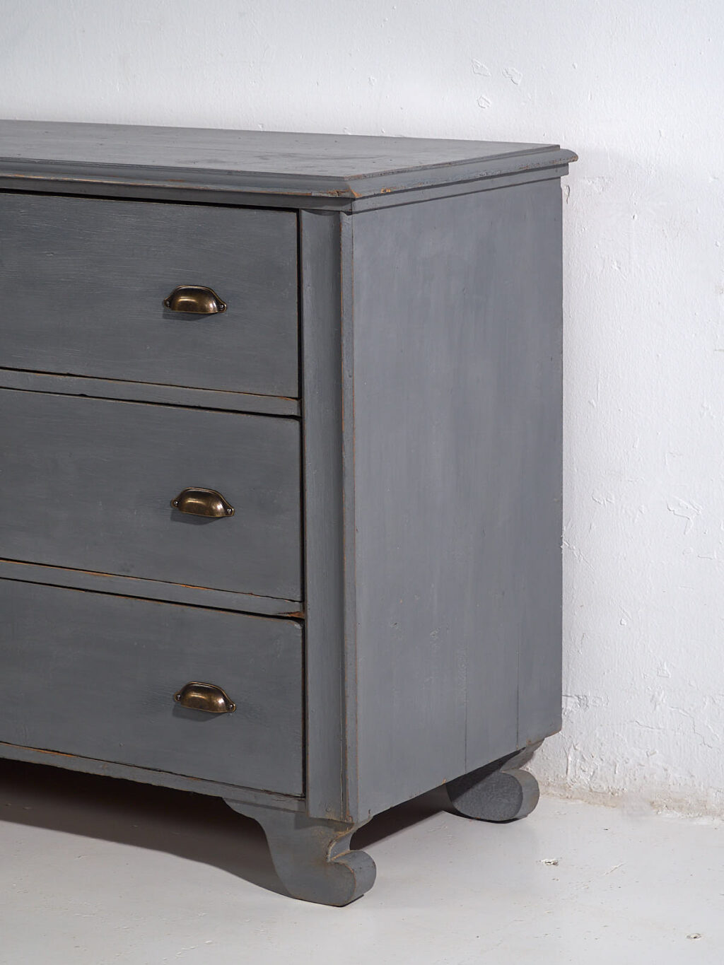 Antique gray chest of drawers (c.1920) #2