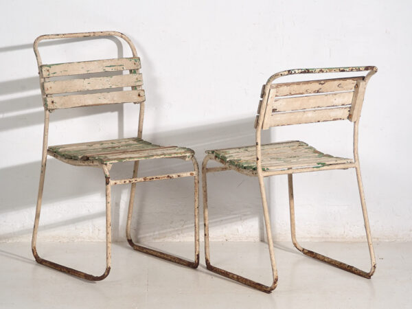 Sillas blancas de jardín antiguas (c.1920). Conjunto de 2 piezas #35