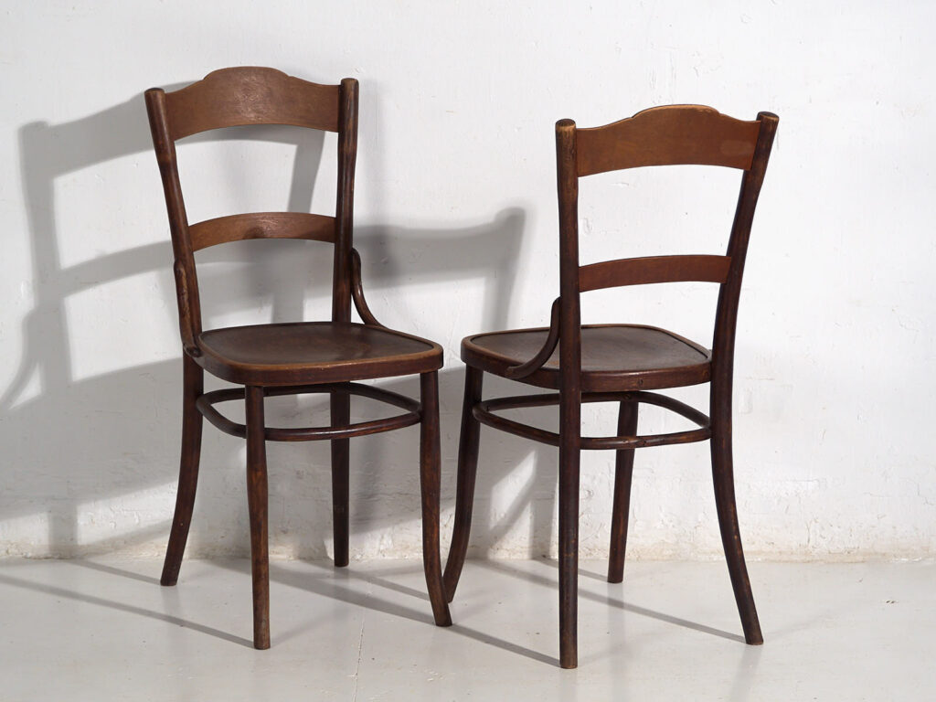 Sillas Thonet-Mundus antiguas (c.1920). Conjunto de 2 piezas #2