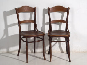 Sillas Thonet-Mundus antiguas (c.1920). Conjunto de 2 piezas #2