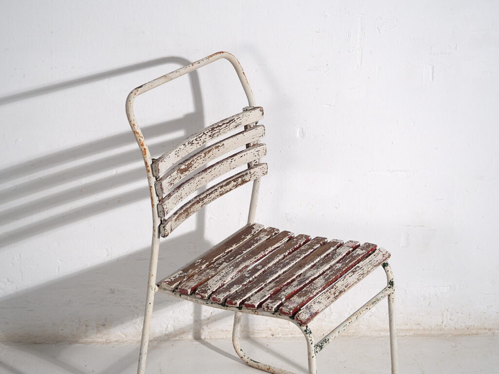 Sillas blancas antiguas de exterior (c.1920). Conjunto de 6 piezas #1