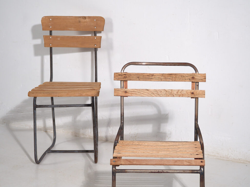 Sillas de exterior antiguas (c.1920). Conjunto de 2 piezas #1