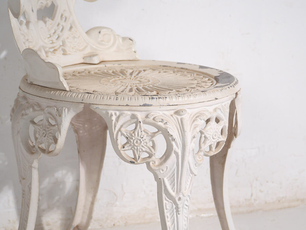 Conjunto de mesa y sillas de jardín Art Nouveau (c.1950). Conjunto de 5 piezas