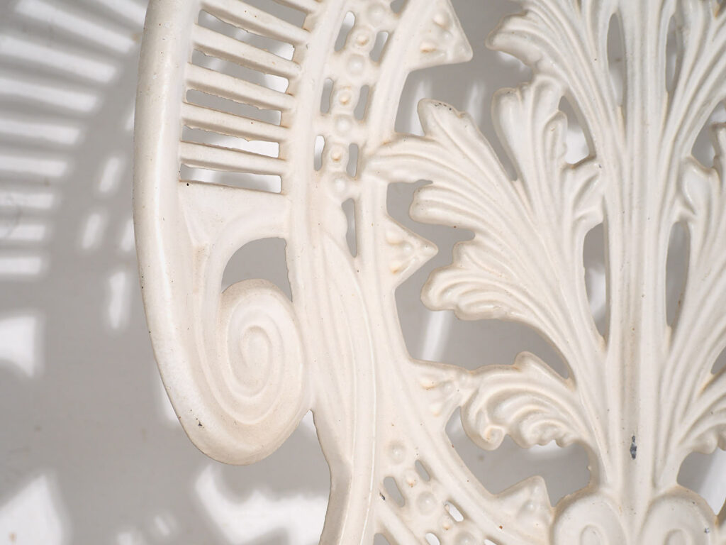 Conjunto de mesa y sillas de jardín Art Nouveau (c.1950). Conjunto de 5 piezas