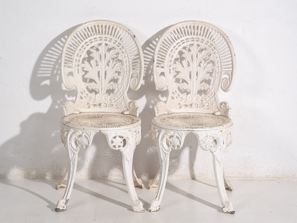 Conjunto de mesa y sillas de jardín Art Nouveau (c.1950). Conjunto de 5 piezas