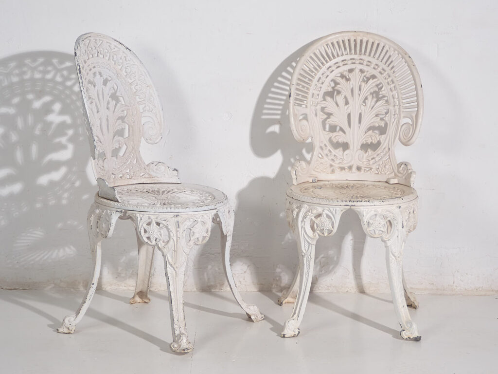 Conjunto de mesa y sillas de jardín Art Nouveau (c.1950). Conjunto de 5 piezas