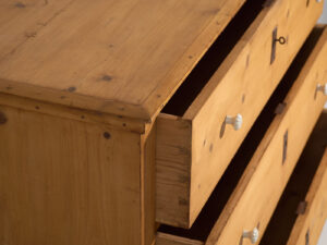 Commode ancienne à trois tiroirs (vers 1920) #17