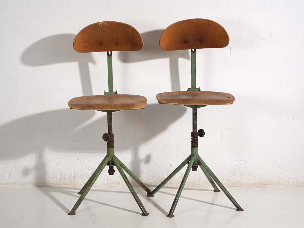 Sillas de taller de estilo industrial (c.1950). Conjunto de 4 piezas #1