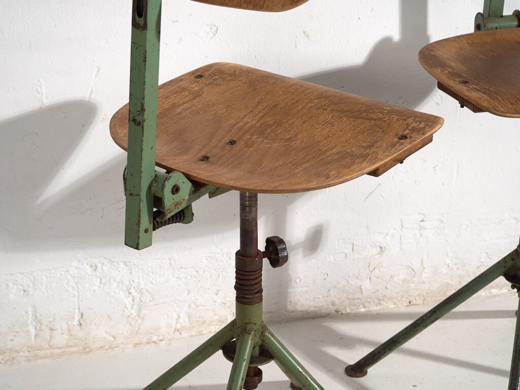 Sillas de taller de estilo industrial (c.1950). Conjunto de 4 piezas #1