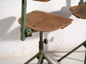 Sillas de taller de estilo industrial (c.1950). Conjunto de 4 piezas #1