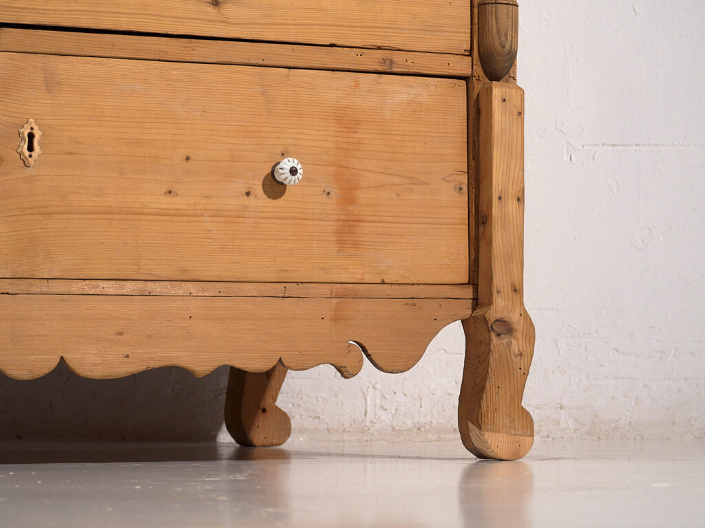 Antique French Provençal style chest of drawers (c.1920) #41