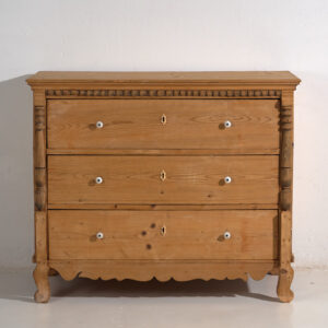 Antique French Provençal style chest of drawers (c.1920) #41