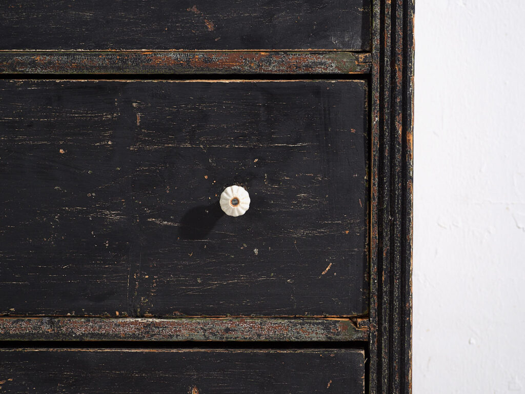 Antique chest of drawers with dark patina (c.1920) #58