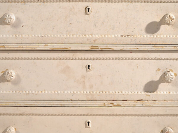 Cajonera alta antigua de color blanco (c.1920) #60