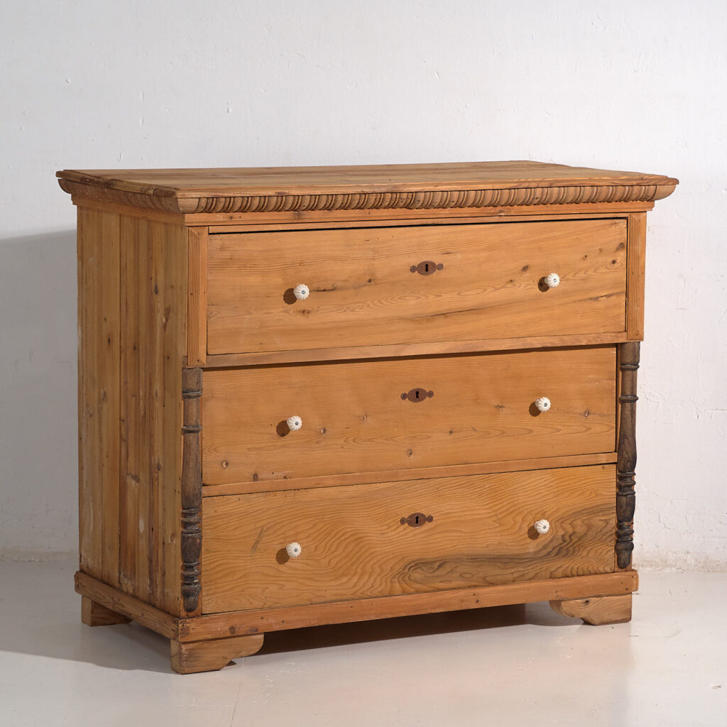 Antigua cómoda de dormitorio (c.1920) #73