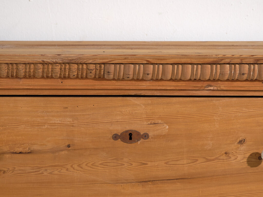 Antigua cómoda de dormitorio (c.1920) #73