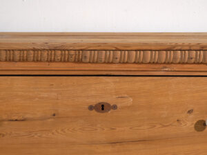 Antigua cómoda de dormitorio (c.1920) #73