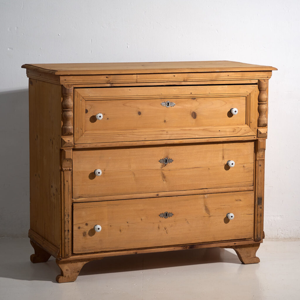 Antigua cómoda de dormitorio (c.1920) #75