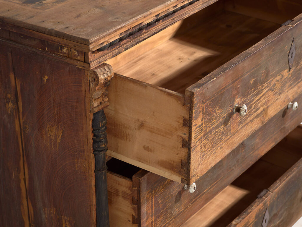 Commode ancienne avec poignées en porcelaine (c.1920) #77